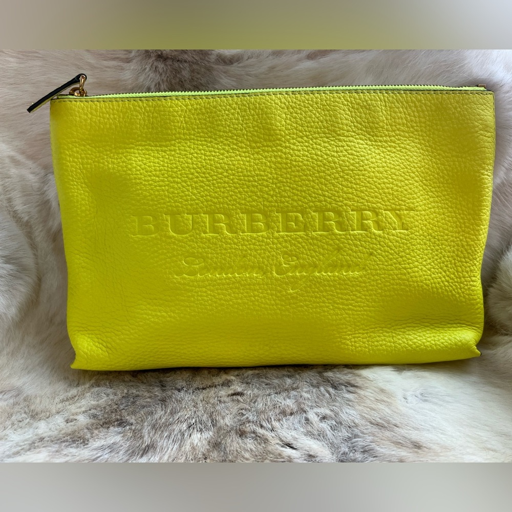 Burberry Pouch